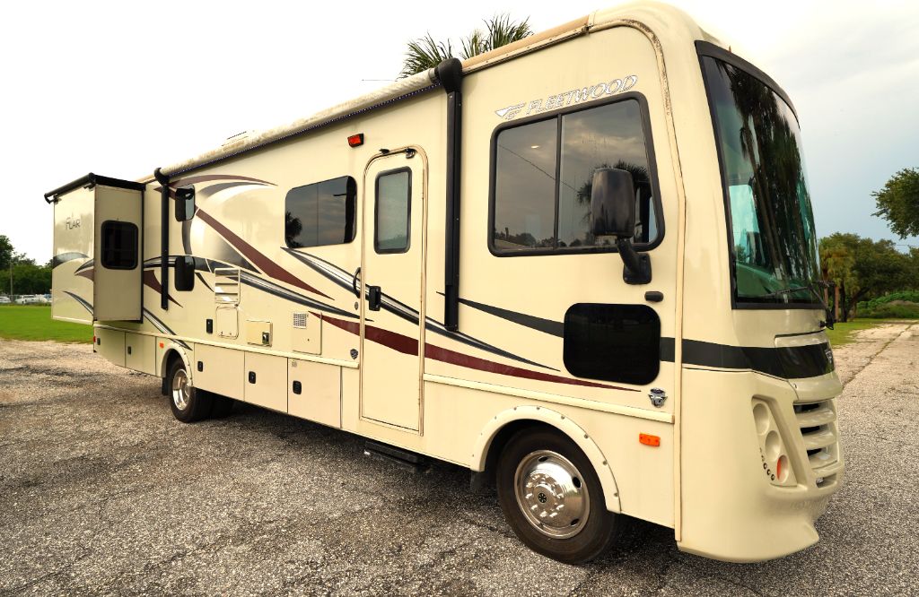 2017 Fleetwood Flair 31E