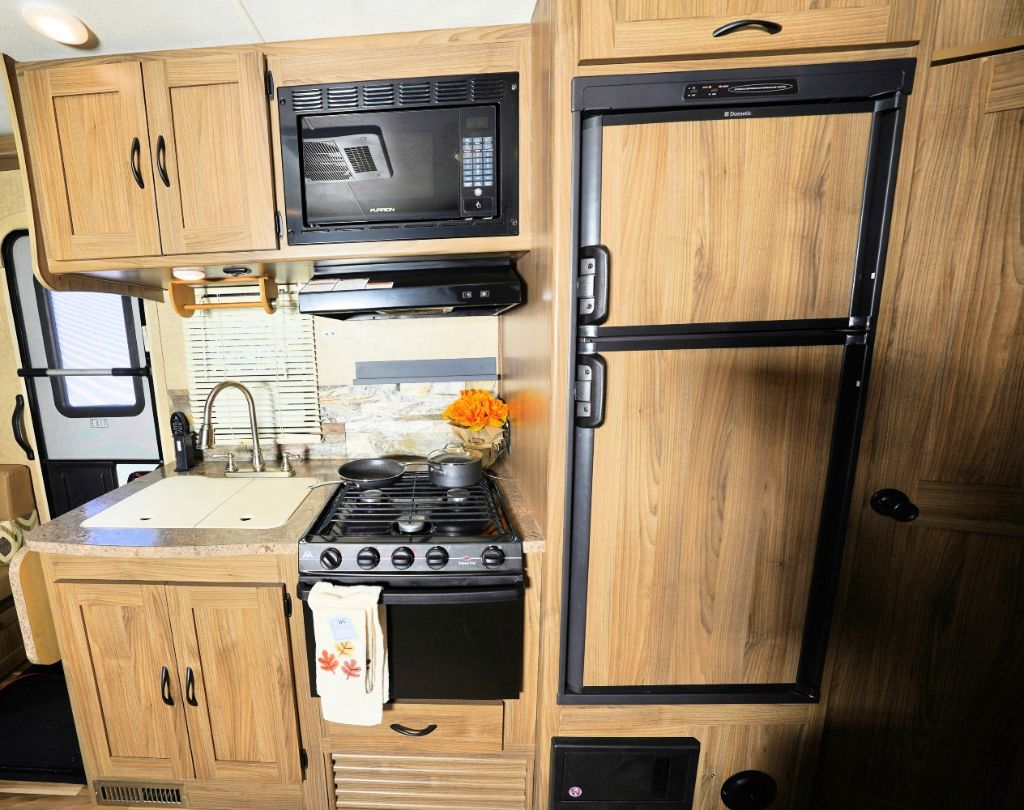 2016 Mercedes-Benz Sprinter Cab Chassis Base - Photo 31